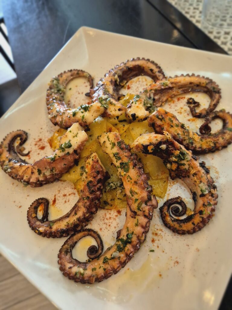 pulpo roquero y patatas